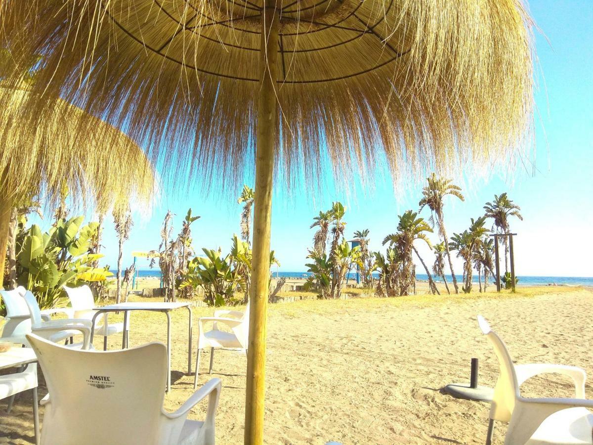 Playa La Cala In Front Of The Beach Free Parking Málaga Extérieur photo