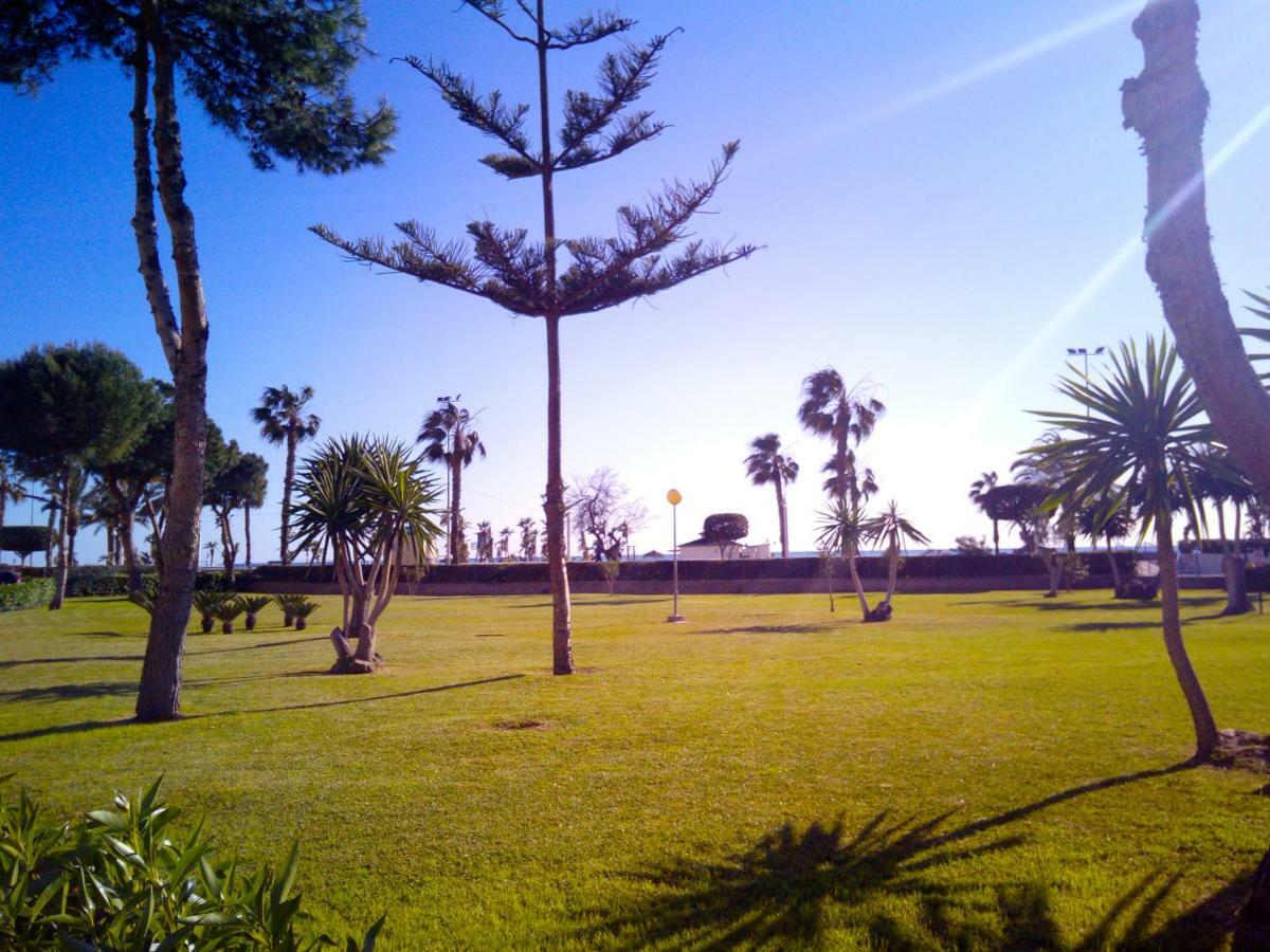 Playa La Cala In Front Of The Beach Free Parking Málaga Extérieur photo