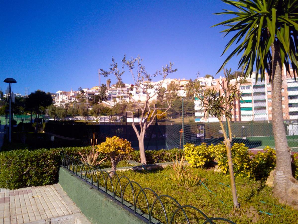 Playa La Cala In Front Of The Beach Free Parking Málaga Extérieur photo