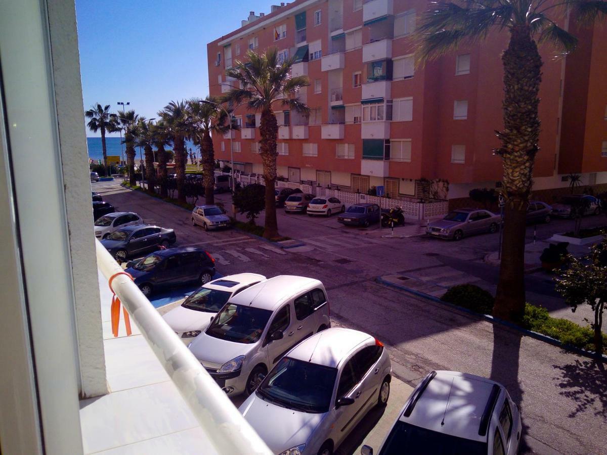Playa La Cala In Front Of The Beach Free Parking Málaga Extérieur photo
